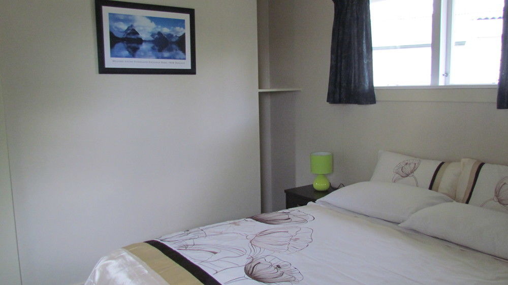 Birchwood Cottages Te Anau Bagian luar foto