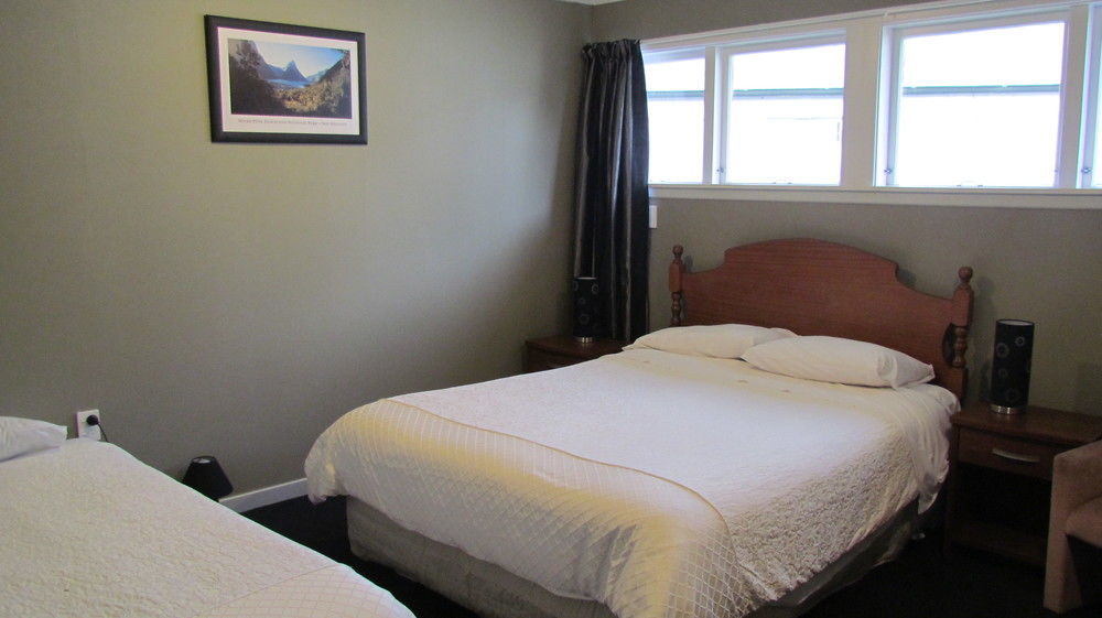 Birchwood Cottages Te Anau Bagian luar foto
