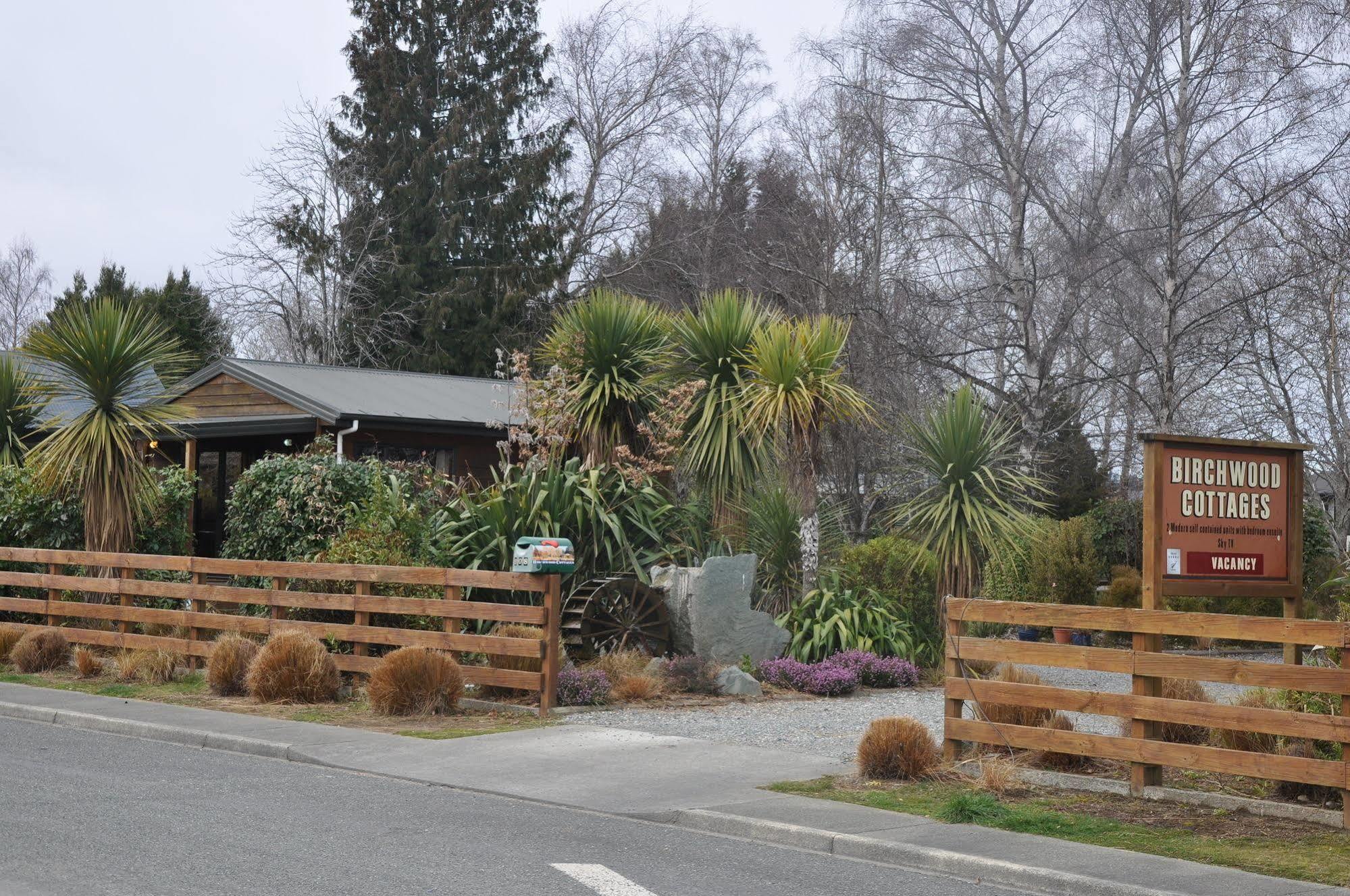 Birchwood Cottages Te Anau Bagian luar foto