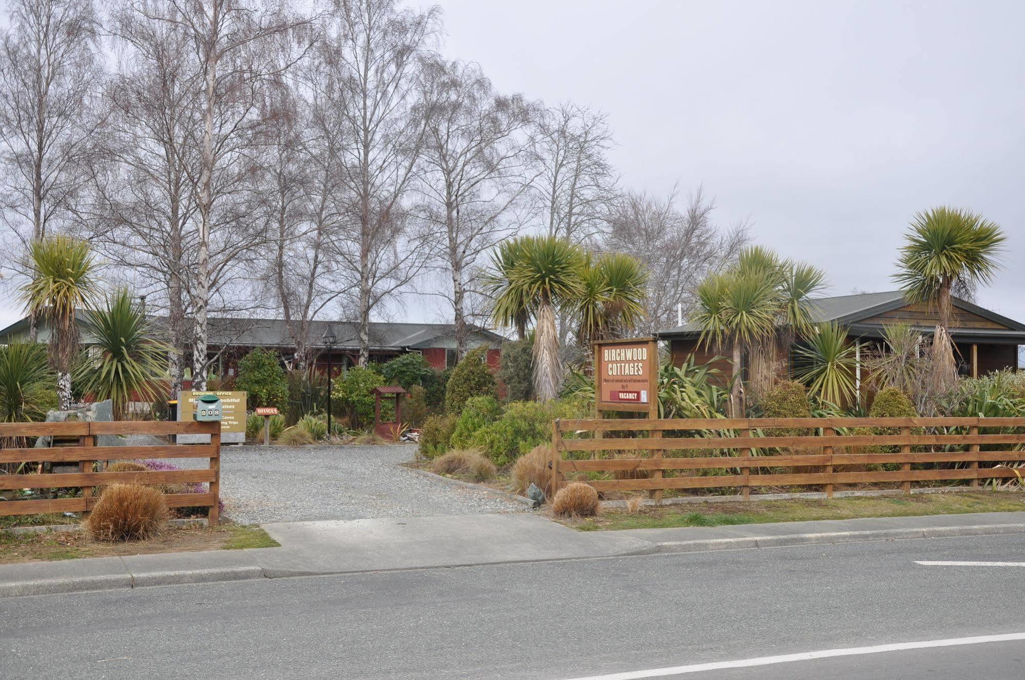 Birchwood Cottages Te Anau Bagian luar foto